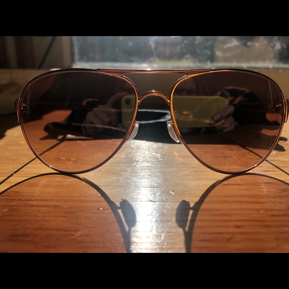 Oakley Caveat